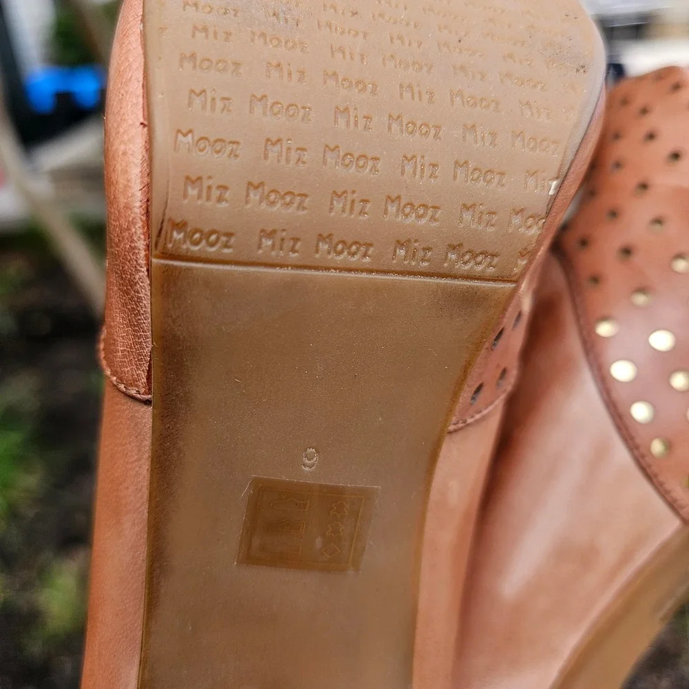 Miz Mooz Oxford Heels Womens 9 Tan‎ Leather Perforated Lace Up Block Heel Bootie
